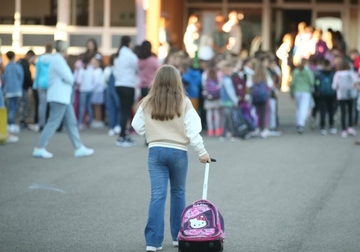 Doktori su dali svoje mišljenje: Da li je torba na točkiće pravi izbor za školarce