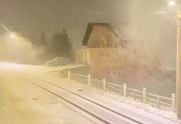 SNJEŽNA OLUJA Snažno nevrijeme pogodilo Gorski kotar u Hrvatskoj(VIDEO)