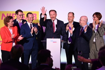 Tijesna pobjeda socijaldemokrata, poražena stranka Angele Merkel