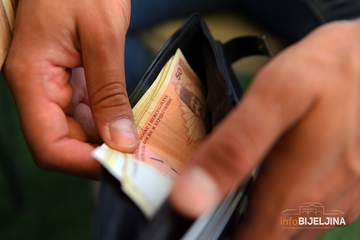 Ko zaista odlučuje o minimalnoj plati u RS? Pravilnici o radnim mjestima otkrivaju sve