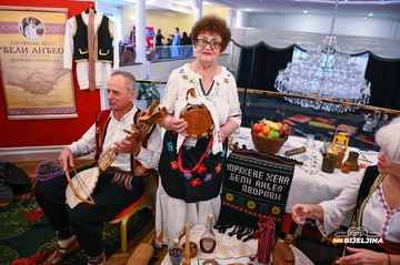 "Beli anđeo" iz Dvorova na Drugom prelu u Austriji: Prave hranu po receptima baka, oživljavaju stare zanate (FOTO)