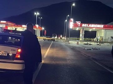 Poginuo motociklista, obustavljen saobraćaj