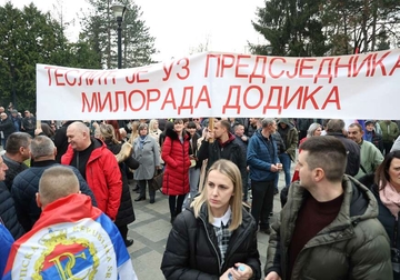 Počelo okupljanje ispred Narodne skupštine RS 