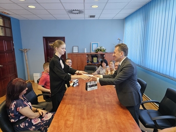 NAGRAĐENI NAJBOLJI SREDNJOŠKOLCI: Organizovan tradicionalni prijem za maturante u Ugljeviku