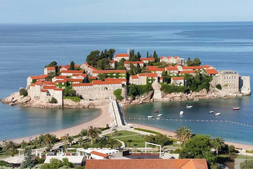 Žena preminula u moru na Svetom Stefanu