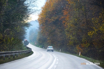 VOZAČI OPREZ! Mokri i klizavi kolovozi