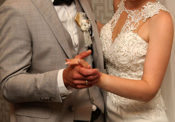 Bijesna mlada ISTJERALA CIJELU SUPRUGOVU PORODICU sa svadbe