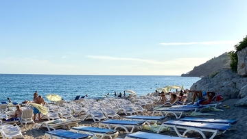 Uz pasoš sve više građana nosi i polisu putnog osiguranja u torbi