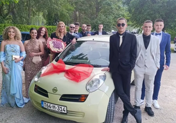 Maturanti u Mostaru priredili iznenađenje za profesorku, njihova gesta ostavila sve bez riječi