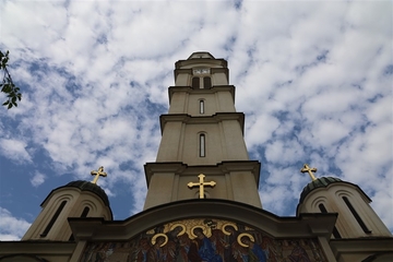 Bijeljina: Manastir Svetog Vasilija Ostroškog slavi krsnu slavu, mitropolit Fotije predvodi liturgiju