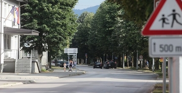 POKUŠAJ SAMOUBISTVA U TESLIĆU Starac se ubo nožem u stomak