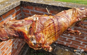 Cijena jagnjećeg pečenja u BiH izazvala raspravu na društvenim mrežama