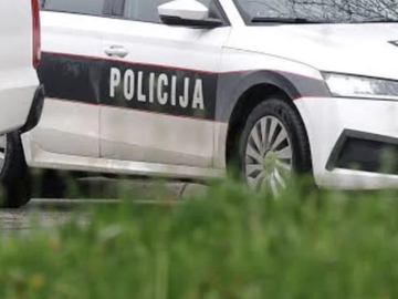 Sletio vozilom s puta pa poginuo