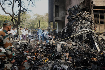 Pronađena i druga crna kutija palog aviona u Indiji