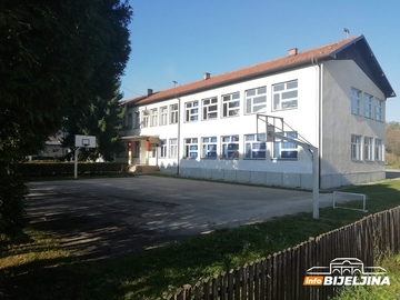 U Loparama upaljen crveni alarm: Škola koja je imala 920 đaka, sad nema ni 100