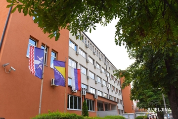 Osnovni sud u Bijeljini izrekao kaznu: Zbog aparata za varenje udario oca šakom