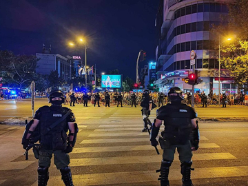 Haos u Novom Sadu: Policija spriječila upad u DIF – trojica uhapšena, povrijeđen policajac