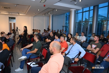 “I nož i pogača kod Ljubiše”: Roditelji najavili da će 1.400 djece dovesti da ih čuva višak zaposlenih u Gradskoj upravi