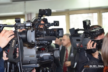 Kad im se tema ne svidi, okreću glavu od medijskih upita