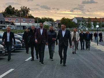 Minić u Šamcu na svečanosti povodom završetka prve faze uređenja obale Save