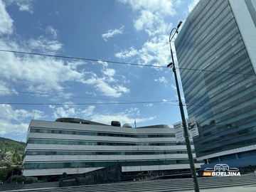 U zgradi Parlamentarne skupštine i dalje bez klime: Službenici proključali u kancelarijama