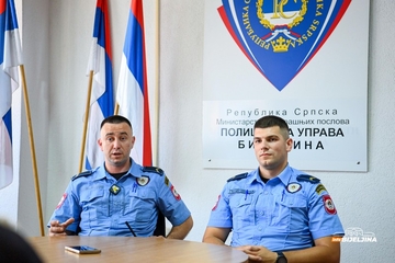 Bijeljinski policajci koji su gasili veliki požar u Semberiji: Razmišljali smo samo da spasimo ljude i imovinu (FOTO)