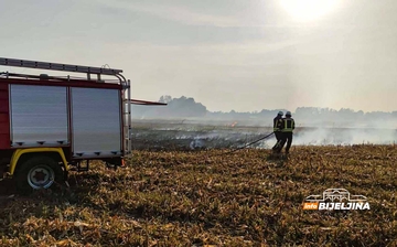 IZGORIO I ZASAD POD KUKURUZIMA U Bijeljini danas 12 POŽARA, vatrom čistili imanja uprkos vjetru (FOTO)  