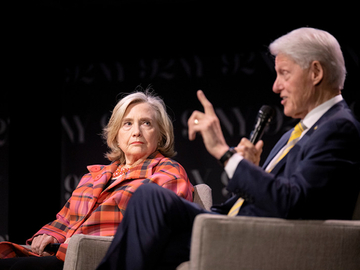 Hilari Klinton želi da javno svjedoči o Epstinu: Kamere sve otkrivaju