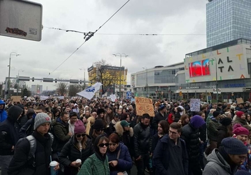 Oglasili se iz MUP o PROTESTIMA u Sarajevu: Na ulice izašlo oko 6.000 GRAĐANA, sve je proteklo mirno