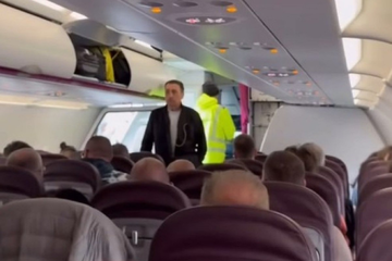 Keba napravio scenu u avionu: Putnici zbunjeno gledali šta radi
