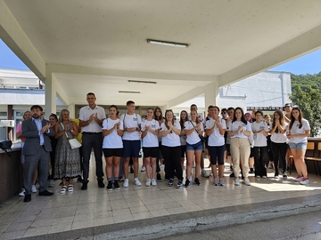 Okupili se mladi iz Ugljevika, Bijeljine i Tuzle: U ugljevičkoj školi oslikavanje murala posvećeno Mihailu Petroviću Alasu