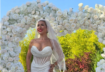 Jovana Jeremić PONOVO ZALJUBLJENA: Pokazala skupocjeni rođendanski poklon koji je dobila (FOTO)