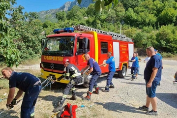 Državljanka BiH autom sletjela u provaliju kod Donjeg manastira Ostrog