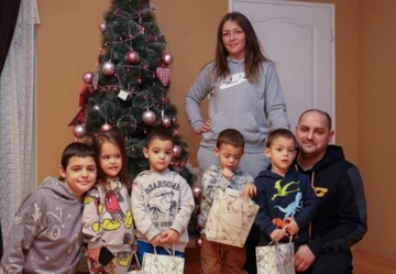 Za doručak pojedu 15 jaja i pola kilograma šunke: Krstići od JEDNE PLATE gaje PETORO djece i NE ŽALE SE