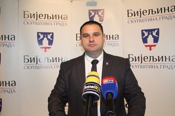 Mitrović: Stotinu paketića za djecu na Kosovu i Metohiji