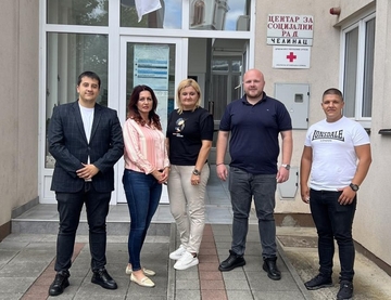 Forum mladih Socijalističke partije Srpske realizovao humanitarnu akciju - Knjiga na dar