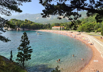 Počelo pečaćenje: Skoro 100 gostiju se otrovalo hranom, a hotel NEMA ODOBRENJE ZA RAD