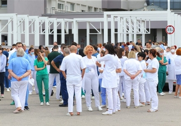 NEKA SE DIREKTORI PRIPREME ZA ŠTRAJK Sindikati traže 40 % veće plate za sve zaposlene u zdravstvu