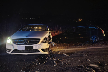 Težak udes u Prijedoru: Četvoro povrijeđenih u sudaru četiri automobila 