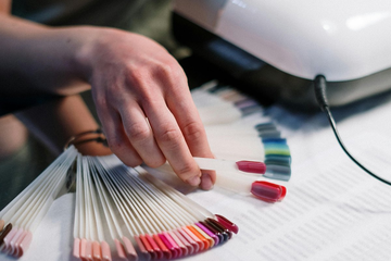 Djevojka u Srbiji dobila jezive pečate po tijelu od popularnog gel laka