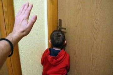 Očuh tukao dječaka, majka sve gledala: Osmogodišnjak nakon nasilja SAM OTIŠAO U POLICIJU