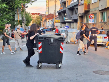 U Zemunu pokušao da autom probije blokadu
