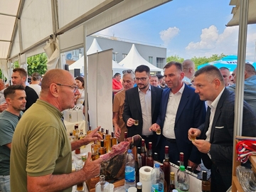 Otvoren Sajam šljive, voćnih rakija i meda u Ugljeviku: Sabor domaćina i tradicije