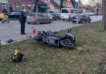 Teška nesreća: Povrijeđeni maloljetni motoristi u Banjaluci