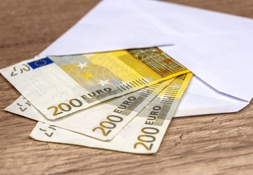 Pronašla kovertu sa 19.000 evra i vratila vlasniku