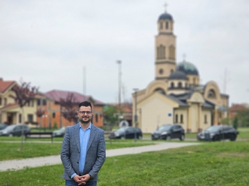 Popović čestitao Božić: Dar ljubavi, nade i spasenja