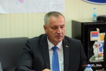 Višković: U maju pregovori, a u junu povećanje plata
