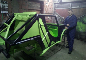 Iz Radivojeve radionice će uskoro izaći automobil "Danster" nazvan po sinovima Danilu i Stefanu