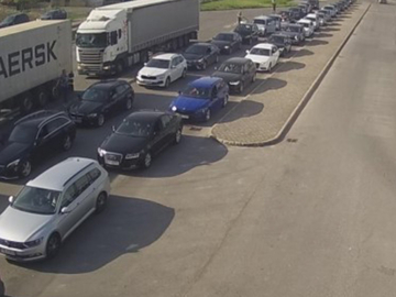Kolone vozila čekaju na izlazu iz BiH
