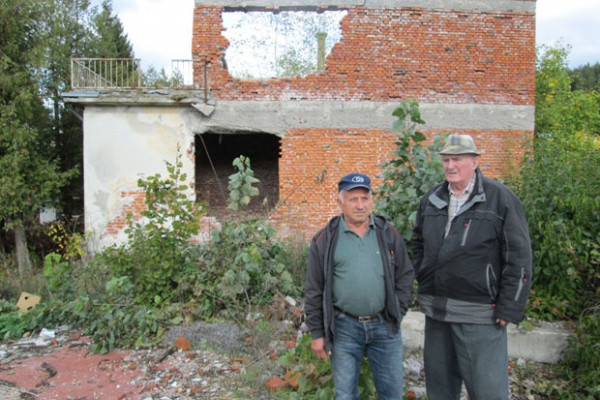 Srbi teško do imovine